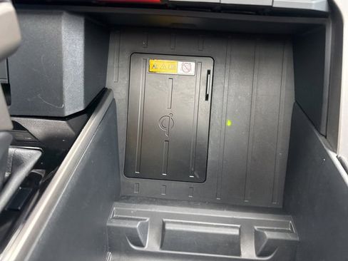 Used 2023 Toyota Tundra Limited image 32