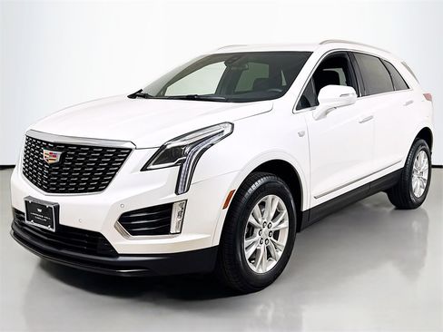 New 2025 Cadillac XT5 Luxury image 1