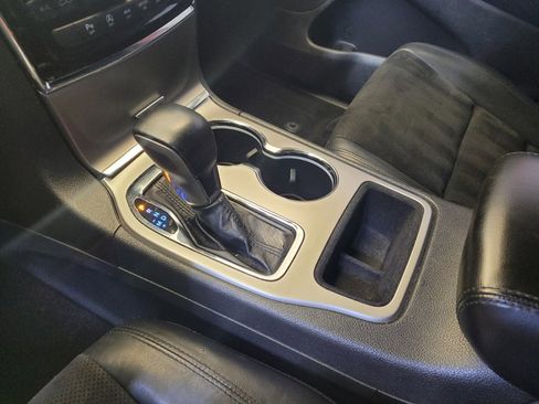Used 2019 Jeep Grand Cherokee Altitude AWD/4WD image 26