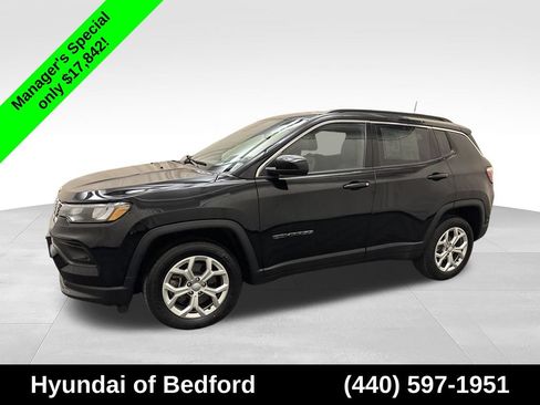 Used 2024 Jeep Compass Latitude AWD/4WD image 9