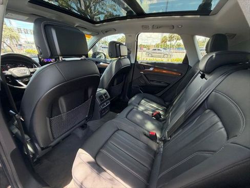 Used 2023 Audi Q5 2.0T Premium w/ Convenience Package AWD/4WD image 18