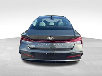 New 2026 Hyundai Elantra Limited FWD video 4