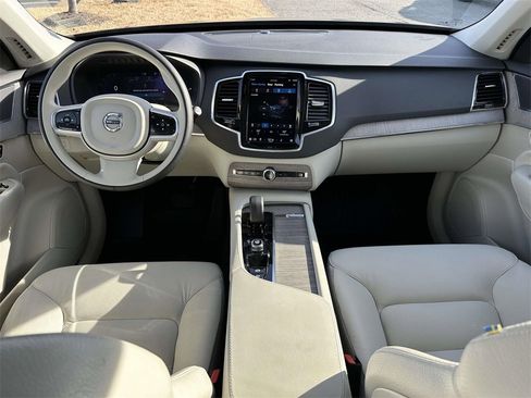 Used 2024 Volvo XC90 T8 Plus image 2