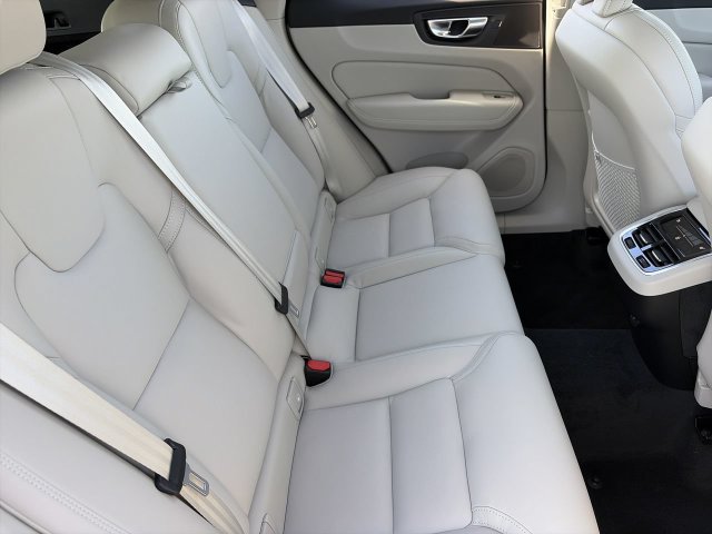 Used 2026 Volvo XC60 B5 Ultra AWD/4WD image 14