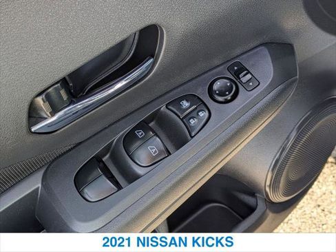 Used 2021 Nissan Kicks SV image 13