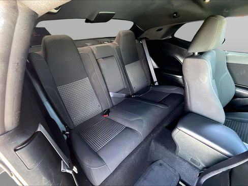 Used 2019 Dodge Challenger SXT RWD image 27