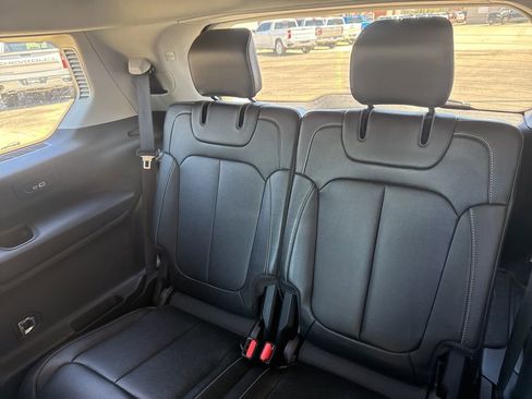 Used 2022 Jeep Grand Cherokee L Limited image 13