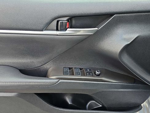 Used 2023 Toyota Camry XSE image 12