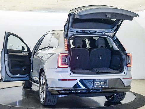 Certified 2025 Volvo EX90 Ultra AWD/4WD image 28
