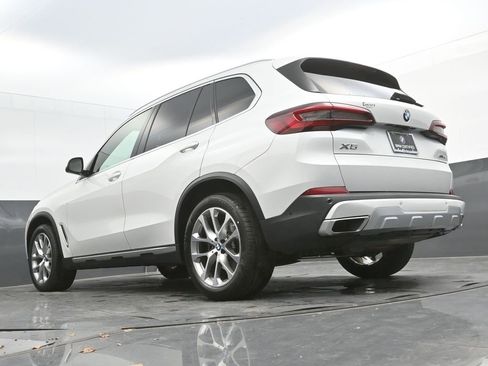 Certified 2022 BMW X5 sDrive40i w/ Premium Package image 38