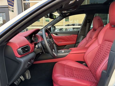 Used 2023 Maserati Levante Trofeo image 58