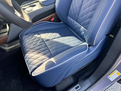 New 2026 Cadillac Vistiq Premium Luxury image 9