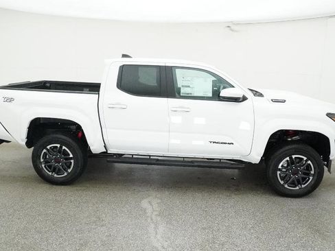New 2025 Toyota Tacoma TRD Sport image 25