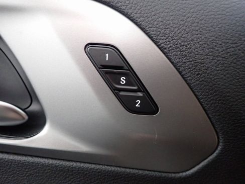 New 2025 Chrysler Pacifica Select image 4