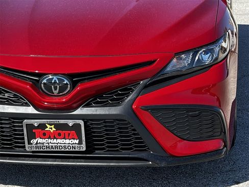 Used 2023 Toyota Camry SE image 8