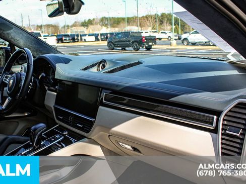 Used 2023 Porsche Cayenne Turbo image 23