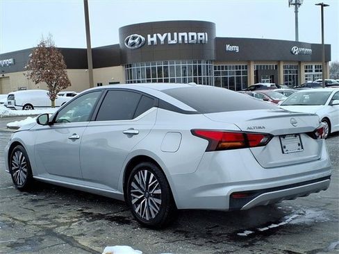 Certified 2023 Nissan Altima 2.5 SV image 4