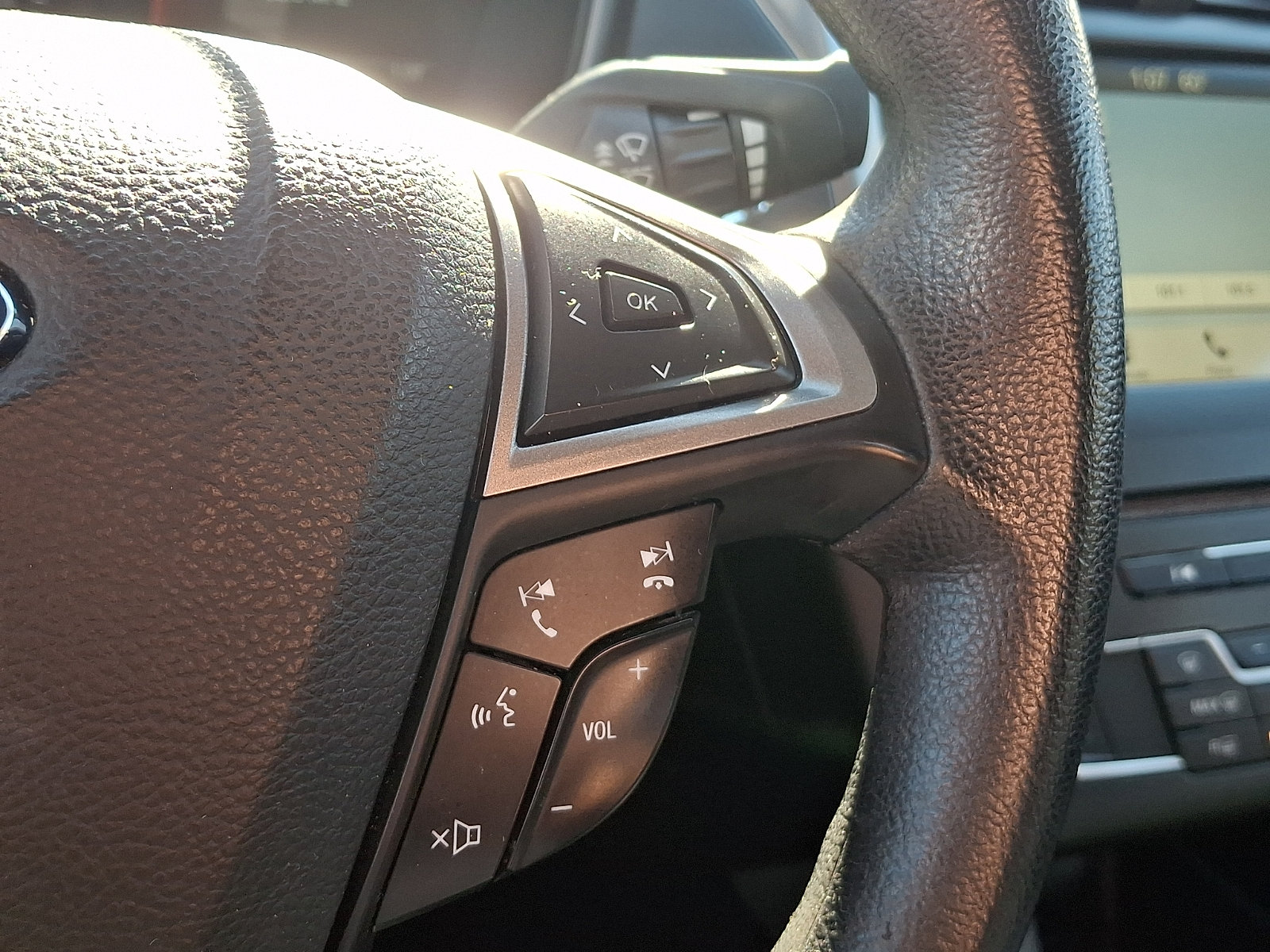 Used 2018 Ford Fusion SE w/ Fusion SE Technology Package FWD image 21