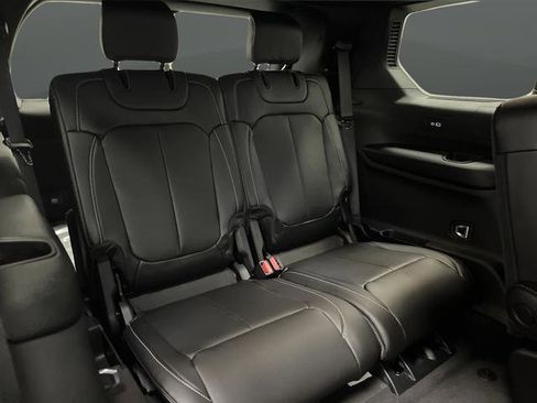 New 2025 Jeep Grand Cherokee L Limited w/ Luxury Tech Group II image 33