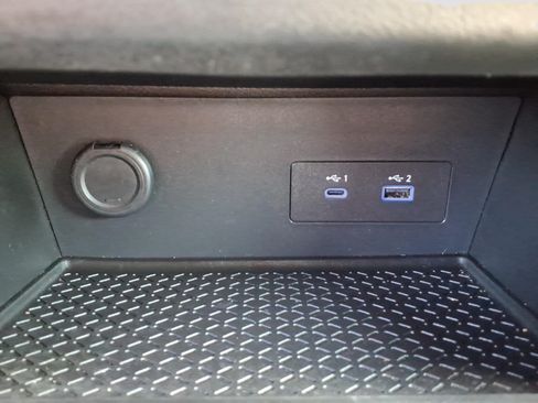 Used 2025 Nissan Pathfinder SV AWD/4WD image 17