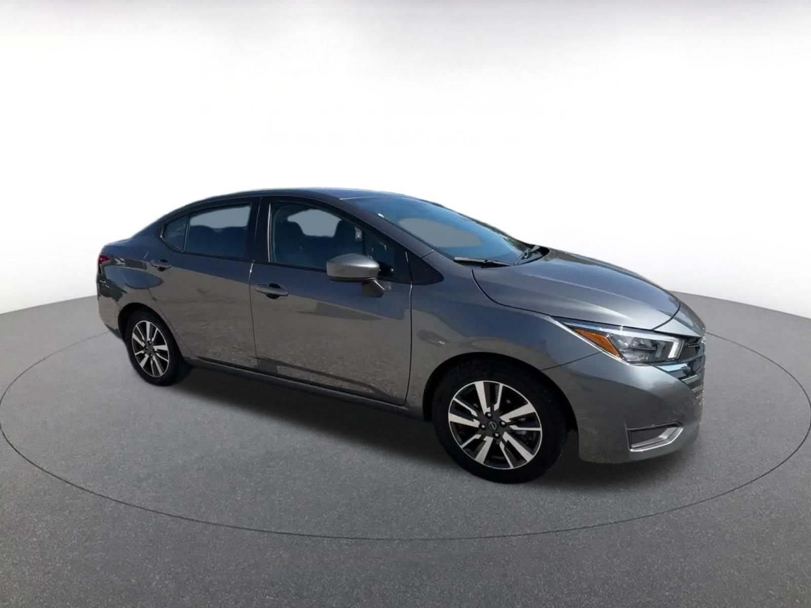 Used 2025 Nissan Versa SV FWD image 2