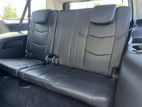 Used 2019 Cadillac Escalade ESV Luxury AWD/4WD image 20