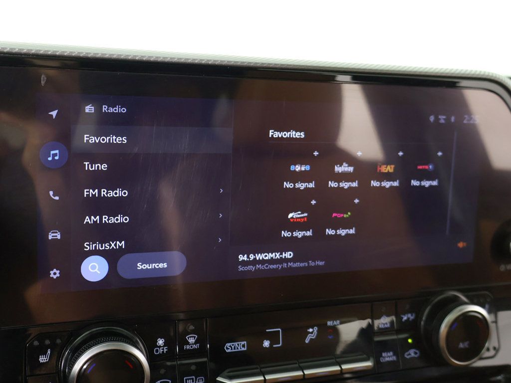 Used 2023 Toyota Highlander Platinum AWD/4WD image 53