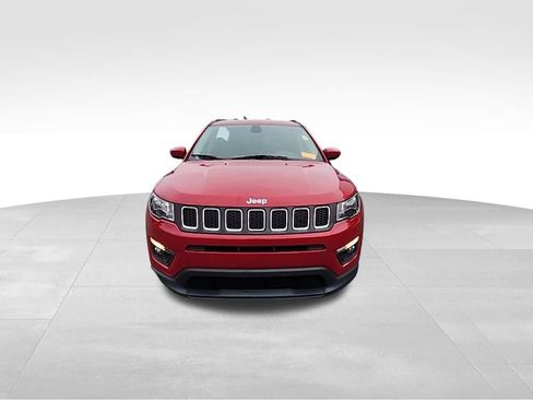 Certified 2018 Jeep Compass Latitude image 11