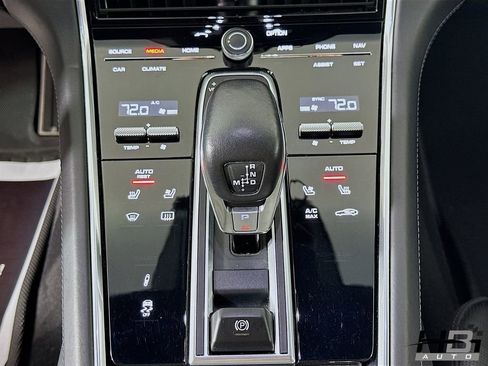 Used 2018 Porsche Panamera Turbo image 13
