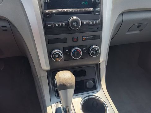 Used 2011 Chevrolet Traverse LS FWD image 9