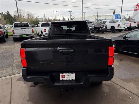 Certified 2024 Toyota Tacoma TRD Off-Road AWD/4WD image 6