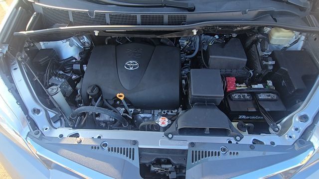 Used 2018 Toyota Sienna Limited FWD image 21