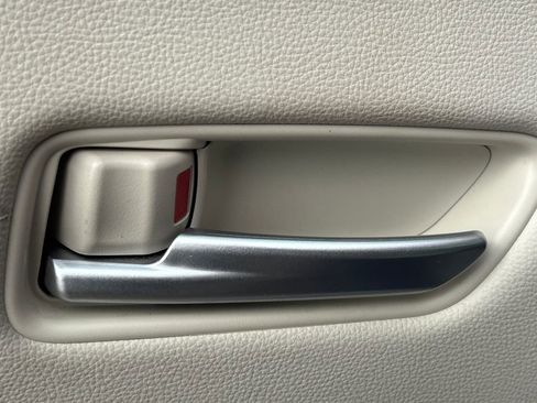 Used 2023 Toyota Corolla Cross XLE w/ Convenience Package image 7