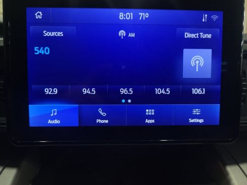 Used 2022 Ford Explorer XLT AWD/4WD image 25