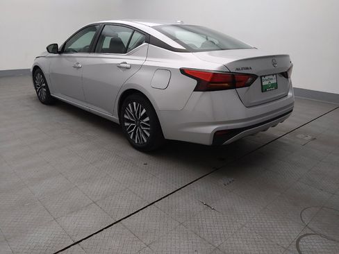 Used 2024 Nissan Altima 2.5 SV image 5