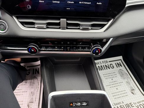 Used 2025 Chevrolet Equinox LT w/ Convenience Package II image 18