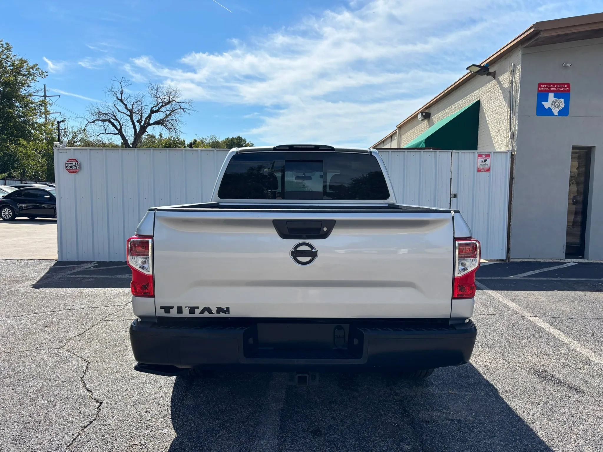 Used 2019 Nissan Titan S w/ S Utility Package RWD image 4