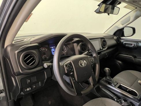 Used 2021 Toyota Tacoma SR w/ SR Convenience Package image 4