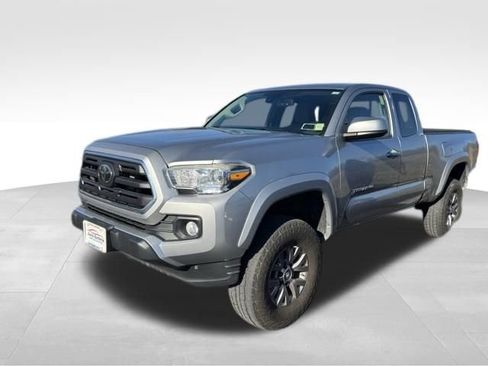 Used 2019 Toyota Tacoma SR5 image 3
