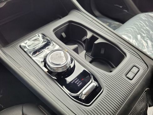 New 2026 Jeep Cherokee Overland image 11