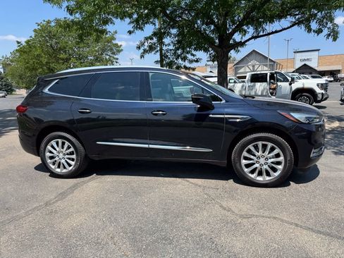 Used 2020 Buick Enclave Premium w/ Sun and Sites Package AWD/4WD image 3
