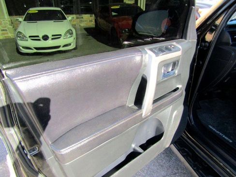 Used 2016 Toyota 4Runner SR5 image 19