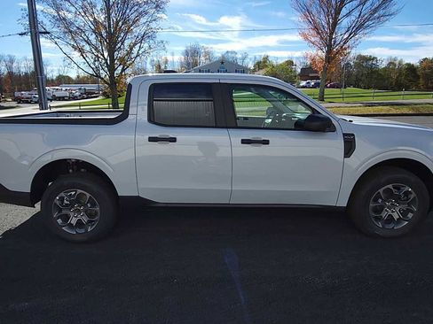 New 2025 Ford Maverick XLT FWD image 9