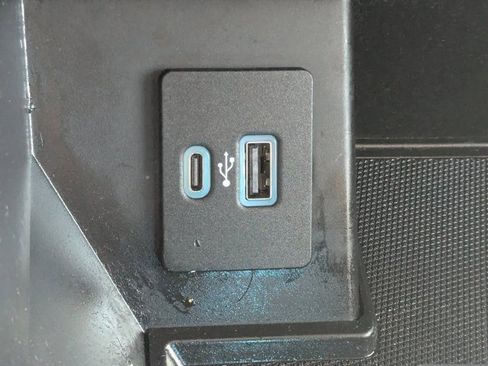 Used 2021 Ford F150 Lariat image 22