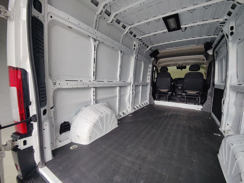 Used 2023 RAM ProMaster 2500 FWD image 10