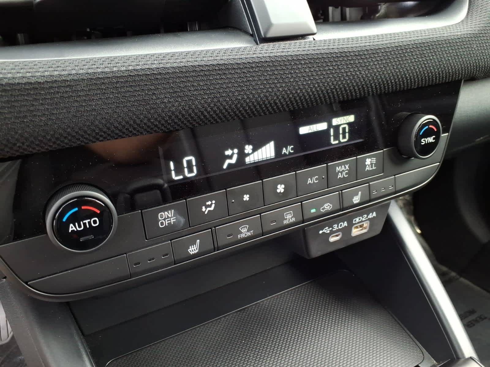 Used 2026 Subaru Outback Premium AWD/4WD image 35