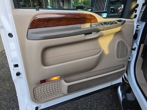 Used 2002 Ford F350 Lariat image 23