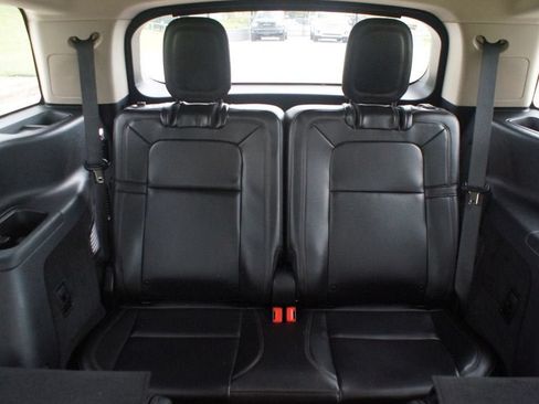 Used 2023 Lincoln Aviator Reserve w/ Equipment Group 201A AWD/4WD image 17