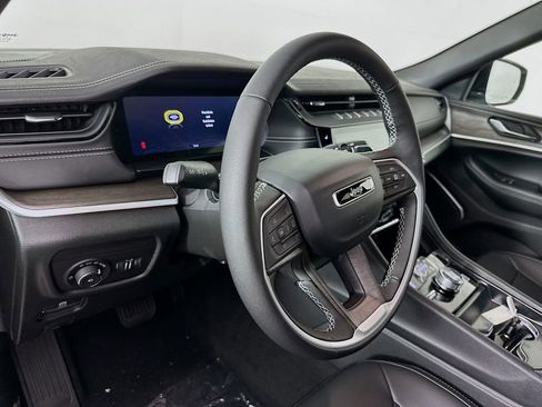 New 2026 Jeep Grand Cherokee Limited AWD/4WD image 14