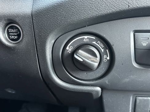 Used 2024 Nissan Frontier PRO-4X w/ Technology Package image 24